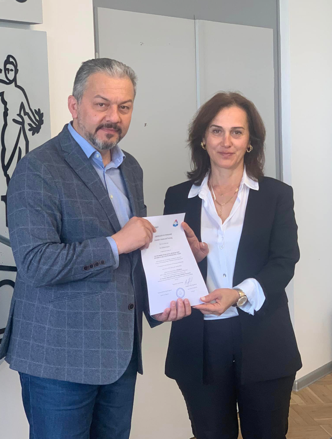 Кметът на Севлиево д-р Иван Иванов връчи сертификати на педагози от чужбина, които успешно завършиха обучение по програма "Еразъм +"